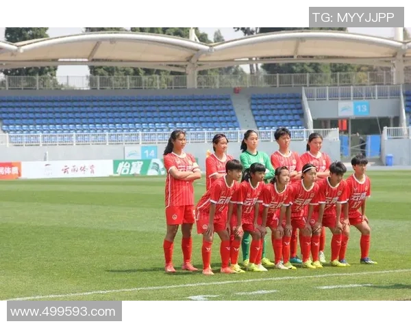 精彩足球比赛直播学生免费观看全程视频回放与精彩瞬间分享