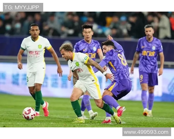 广东富力迎战天津泰达争夺中超联赛关键三分之战