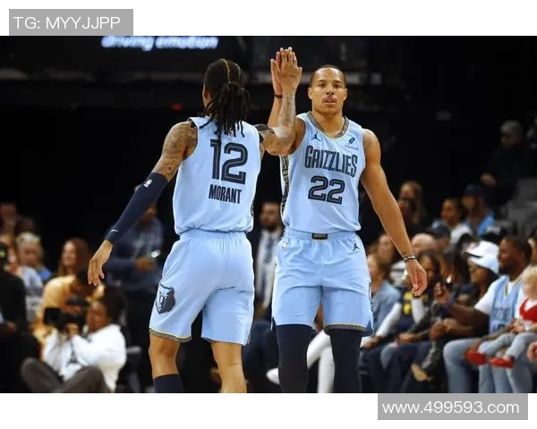 金州勇士与灰熊激战正酣谁将成为西部季后赛的黑马球队